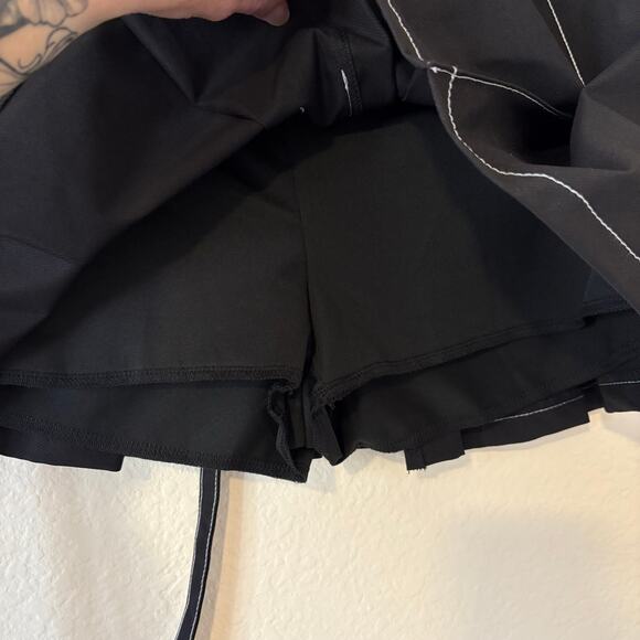 NWOT Womens Pleated Bondage Skirt Grommet Buckle Detail Black Sz S Goth Punk Emo - Picture 3 of 9